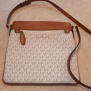 Micheal Kors Crossbody Purse White with MK Logo Print